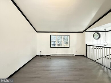 8066 Red Squirrel Dr, Tobyhanna, PA 18466 - photo 4