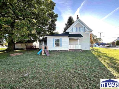 Spacious side yard