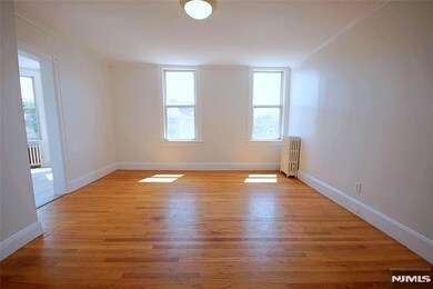 154 Undercliff Ave unit 5, Edgewater, NJ 07020 - photo 2