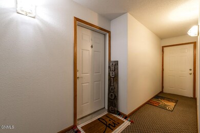 717 Bridgeport Dr UNIT 4-21
