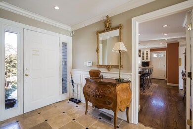 624 W Lyon Farm Dr, Greenwich, CT 06831 - photo 4