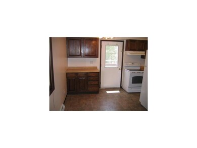 Kitchen. Dining table area.