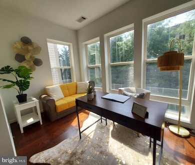 8045 Newell St unit 222, Silver Spring, MD 20910 - photo 3