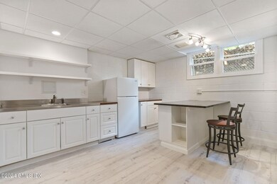 10-web-or-mls-39-orchard-st-unit-1
