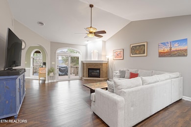 3744 Whitworth Dr, Knoxville, TN 37938 - photo 6