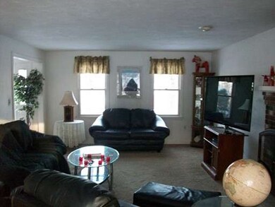 64 Skyline Dr, Franklin, MA 02038 - photo 3