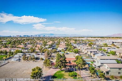 Bird's eye view with a mountain view and a residential view
