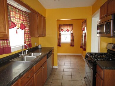 207 N Raymond St, Griffith, IN 46319 - photo 4