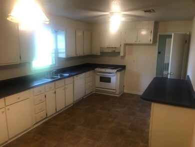 2632 Elberta Rd, Centerville, GA 31028 - photo 3