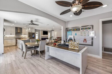 Palmilla Kitchen and Den