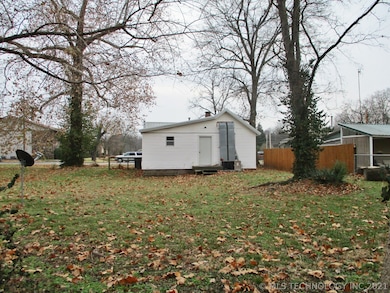 304 Earl St, Tahlequah, OK 74464 - photo 6