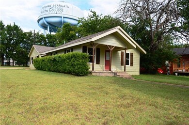 1421 N Cleveland Ave, Sherman, TX 75090 - photo 2