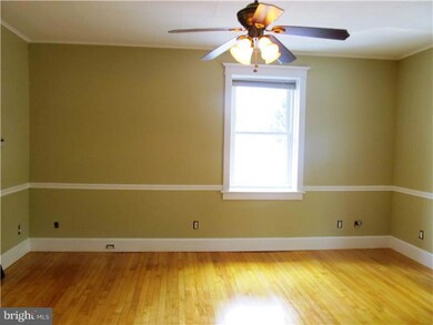 34 N Chester Pike unit . 2, Glenolden, PA 19036 - photo 2