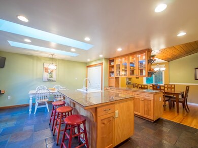 10415 Nottingham Rd, Edmonds, WA 98020 - photo 5