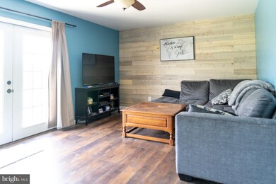 1129 Brechbill Rd, Chambersburg, PA 17202 - photo 5