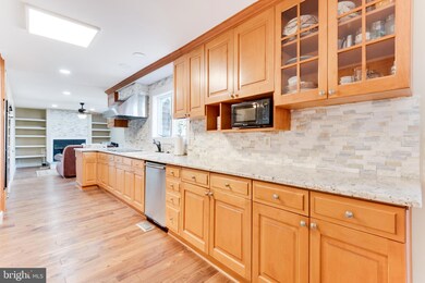 613 Harbor Dr, Annapolis, MD 21403 - photo 7