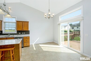 1611 W 69th St, Davenport, IA 52806 - photo 7