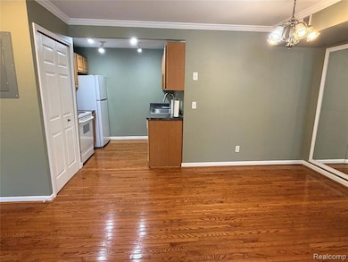 1726 Fort St unit 10, Trenton, MI 48183 - photo 6