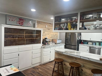213 E Kendrick St, Rawlins, WY 82301 - photo 6
