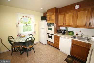 11750 Carriage House Dr, Silver Spring, MD 20904 - photo 4