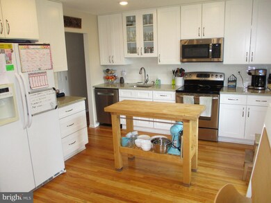 168 Floral Dr, Morrisville, PA 19067 - photo 6