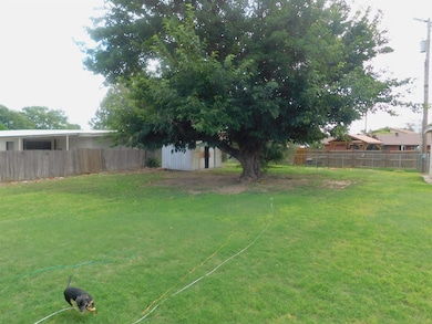 605 Hillcrest Dr, Guymon, OK 73942 - photo 4