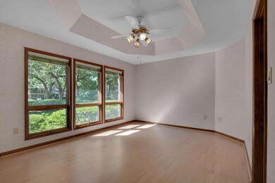 18 Balmoral Dr_20210716_035