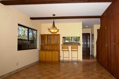 05DiningRoom03