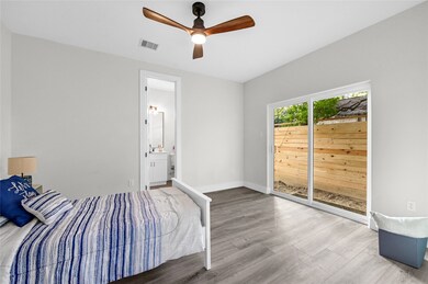 710 Link Rd unit B, Houston, TX 77009 - photo 6