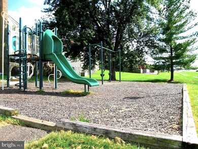 13221 Custom House Ct, Fairfax, VA 22033 - photo 6