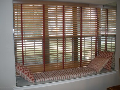 255 Grassmere Ct, Matawan, NJ 07747 - photo 4