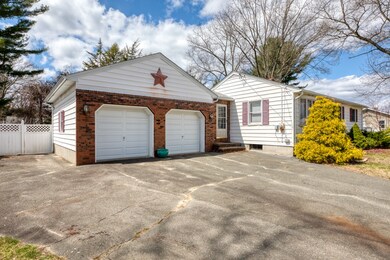 27 Arnold St, Ludlow, MA 01056 - photo 5