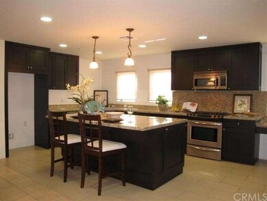Spacious gourmet kitchen