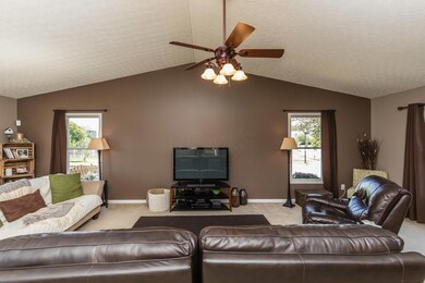 1361 Laforge St-07