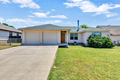 203 Green Oaks Loop, Fredericksburg, TX 78624 - photo 2