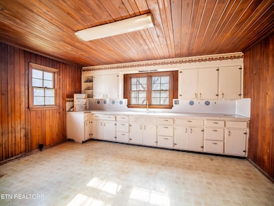 118 Scenic Dr, Sevierville, TN 37862 - photo 4