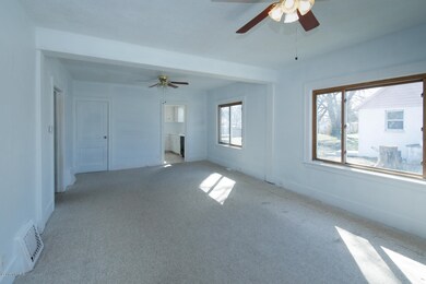 618 Constantine St-106