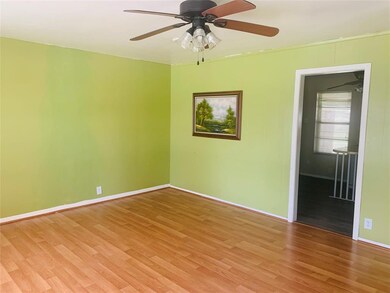 208 Glen Rose Ave, Cleburne, TX 76033 - photo 3