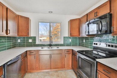 Kitchen1_3.JPG