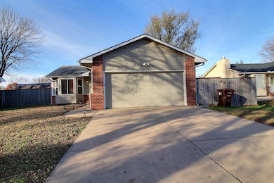 5411 S Mosley St, Wichita, KS 67216 - photo 2