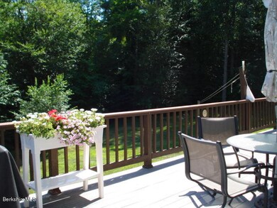 Relaxing Private  Deck