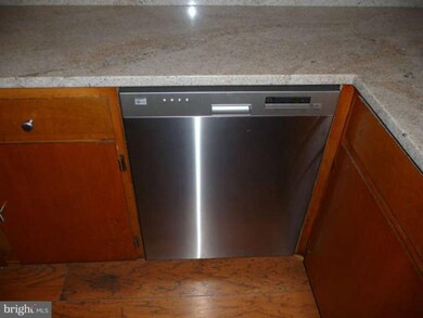 8327 Kingsgate Rd unit 522, Springfield, VA 22152 - photo 6