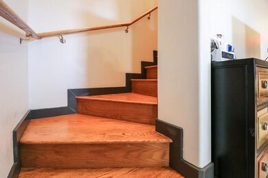 solid floor stairway 