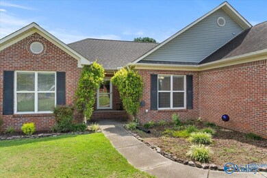 103 Chambray Dr, Owens Cross Roads, AL 35763 - photo 3