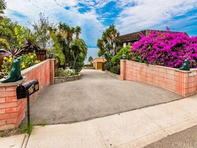 Enter off PCH onto private drive to hacienda, gara