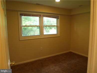 2112 Peachtree Dr, Wilmington, DE 19805 - photo 3