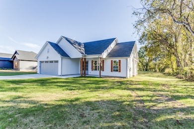 127 Lagoon Dr, McMinnville, TN 37110 - photo 3