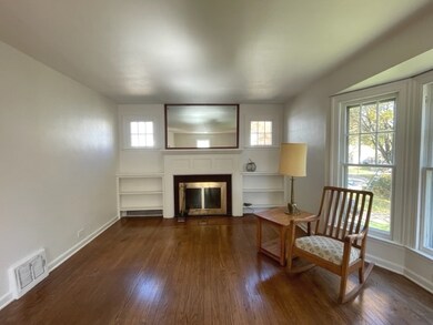 736 Flossmoor Ave, Waukegan, IL 60085 - photo 5