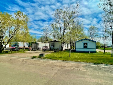 730 Utah St, Chinook, MT 59523 - photo 2