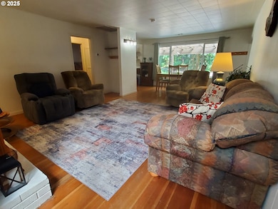 753 Albert Ave, Glendale, OR 97442 - photo 7